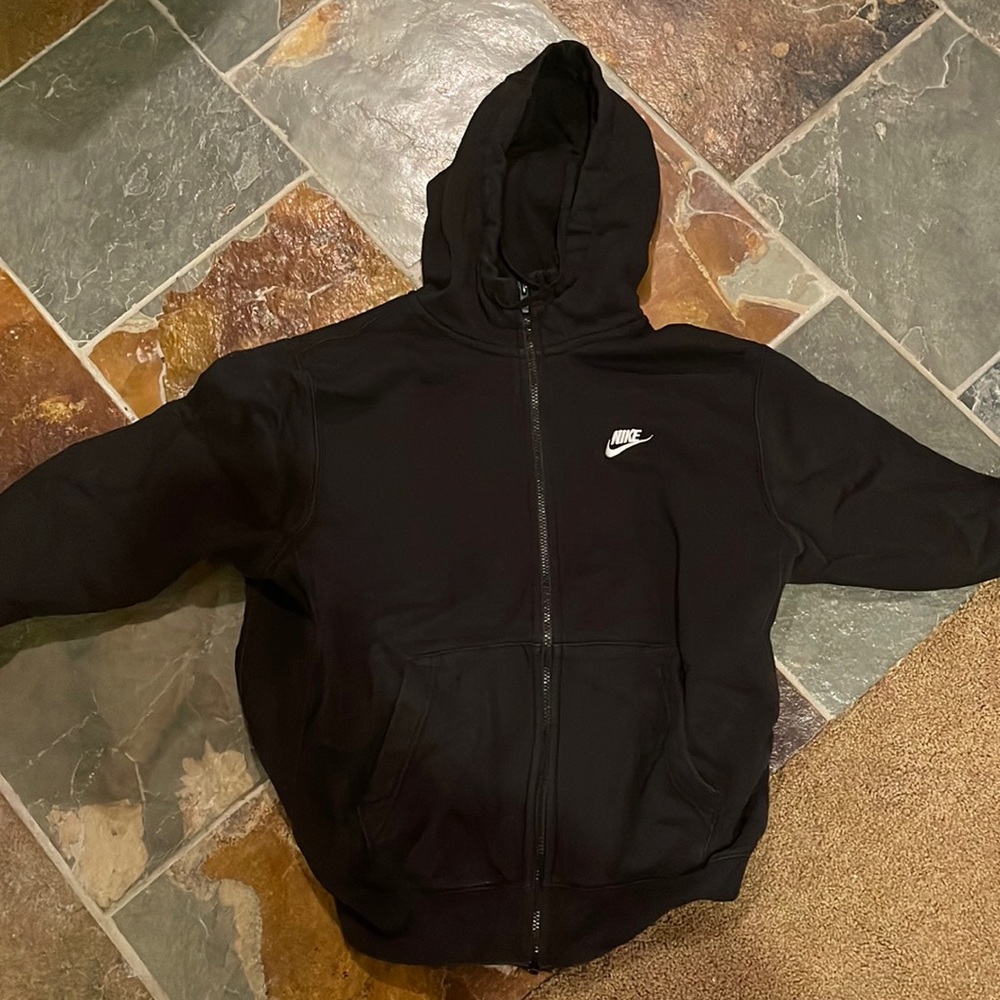 Very comfortable full zip Nike sweatshirt
